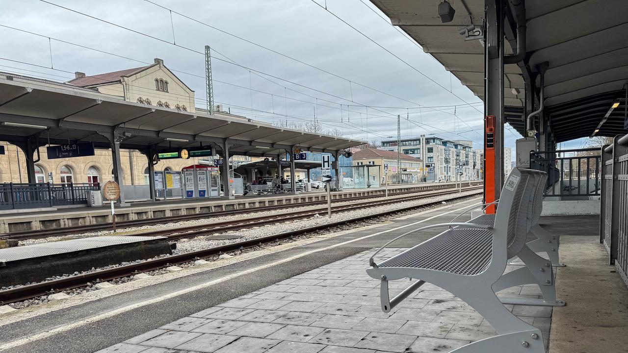 Leerer Bahnsteig in Tübingen.