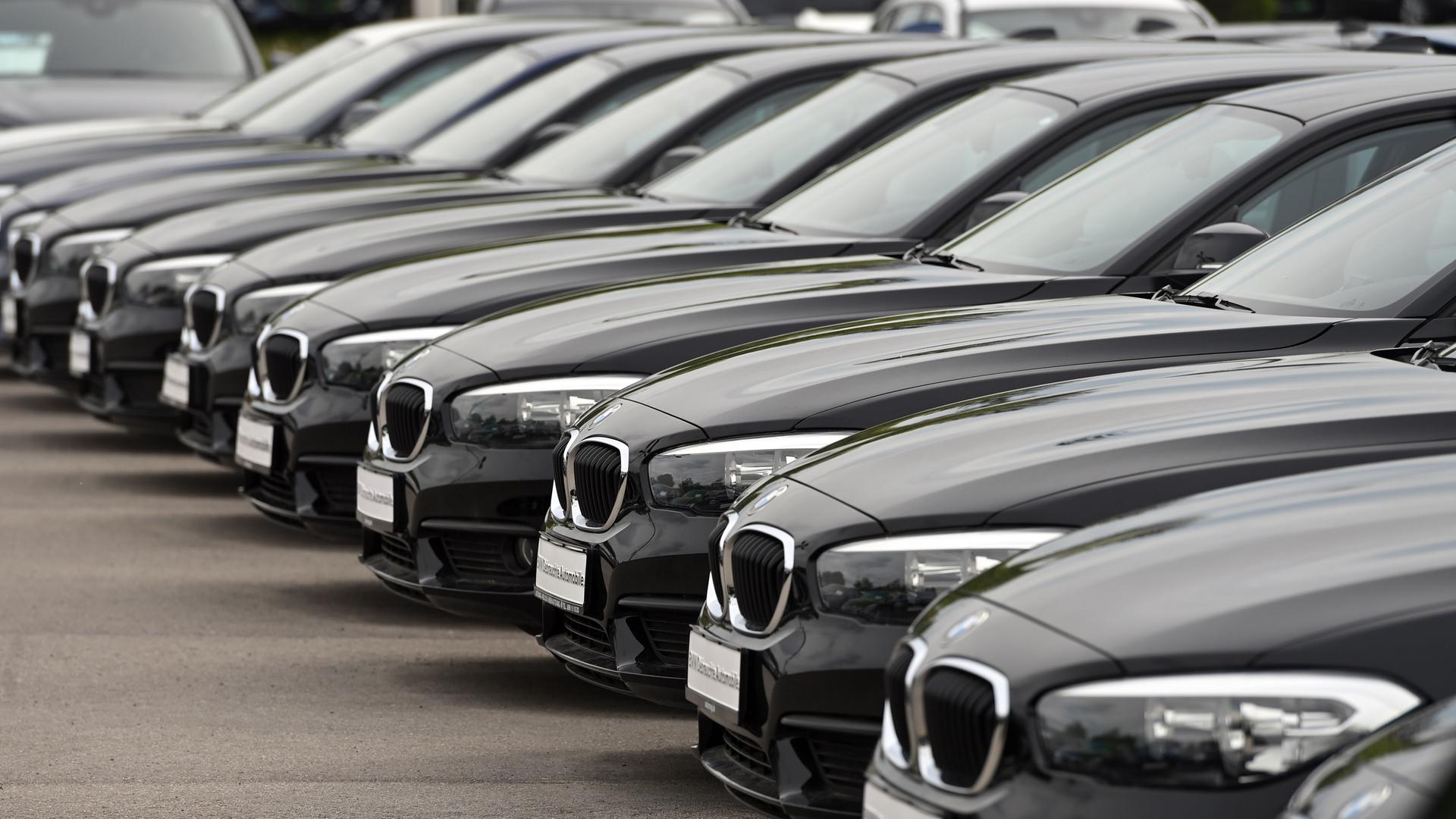 Viele BMW-Autos Viele BMW-Autos