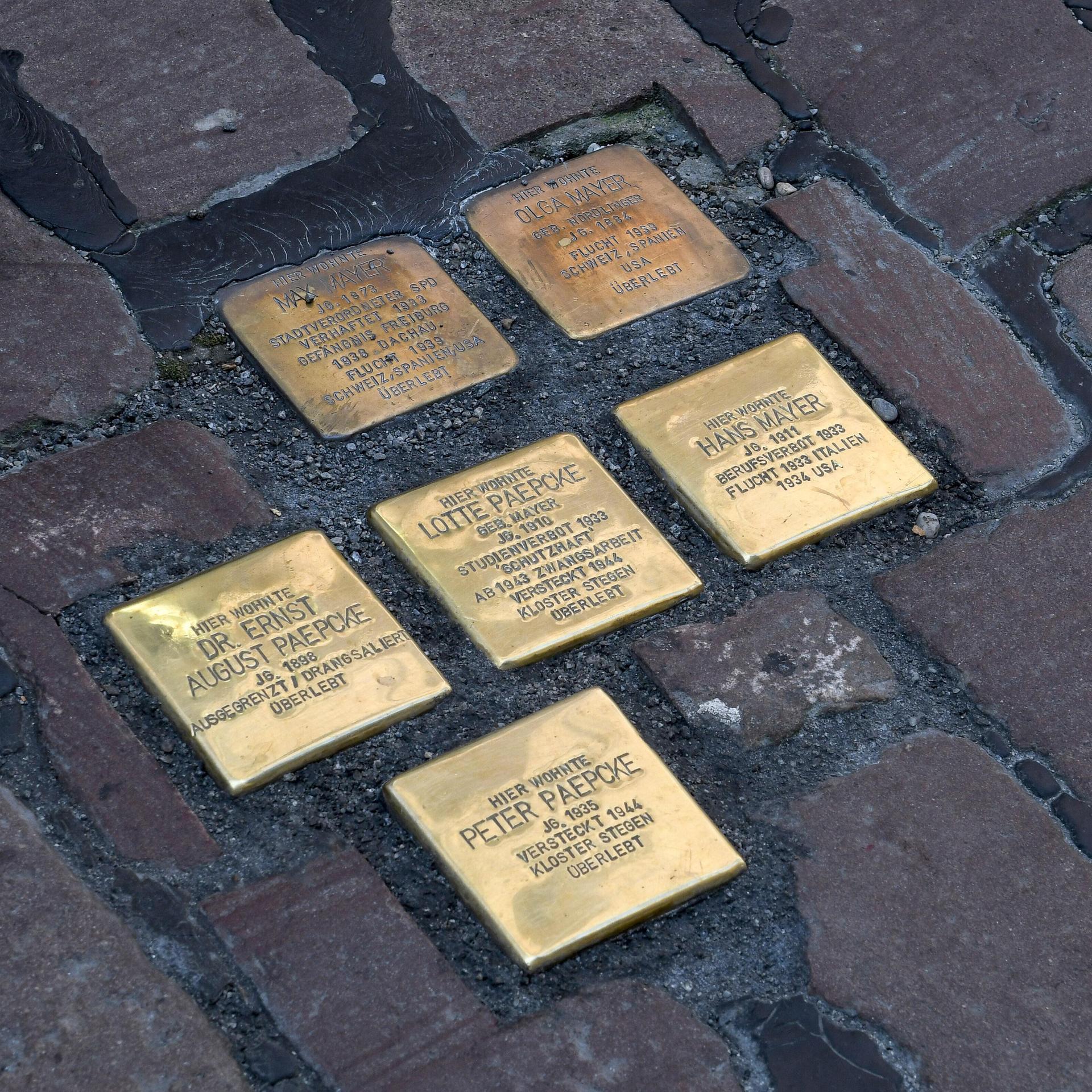Stolpersteine als Mahnmal für Holocaust-Opfer