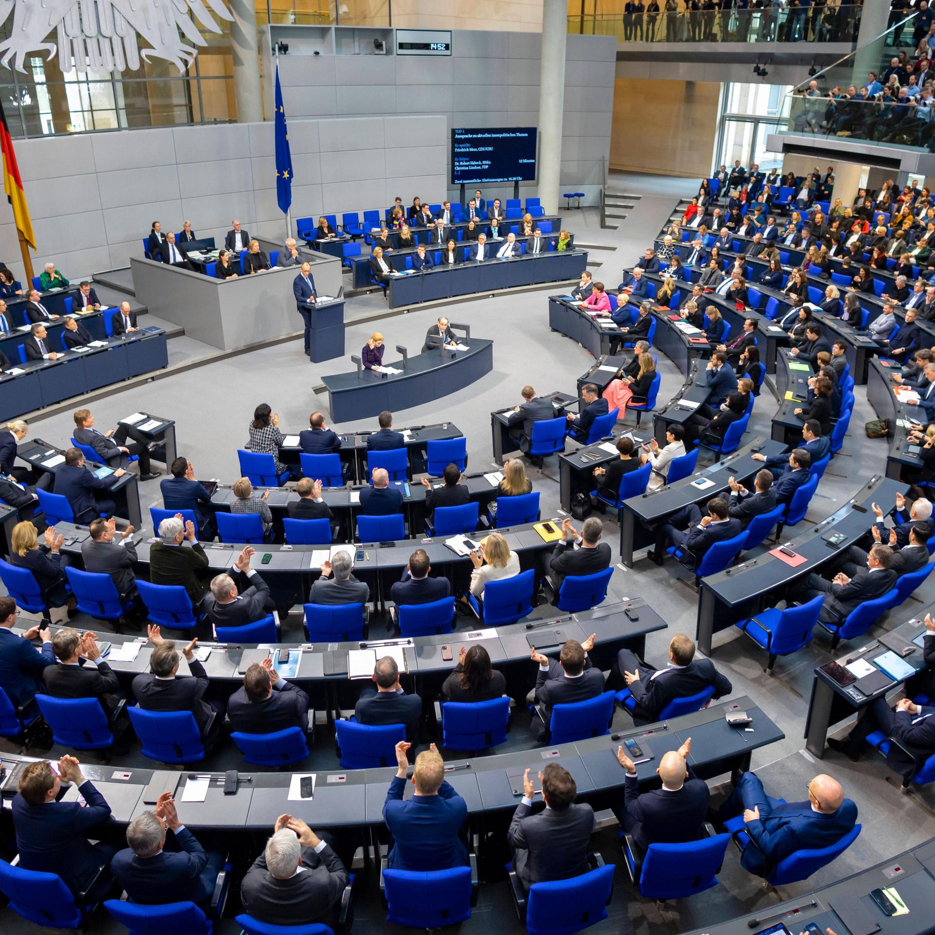 Bundestag - Debatte über Sozialhaushalt - AfD: "Politik überfordert die Sozialsysteme"