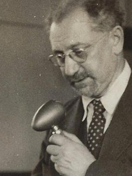 Ein historisches Foto des lettisch-US-amerikanischen Psychologen David P. Boder.