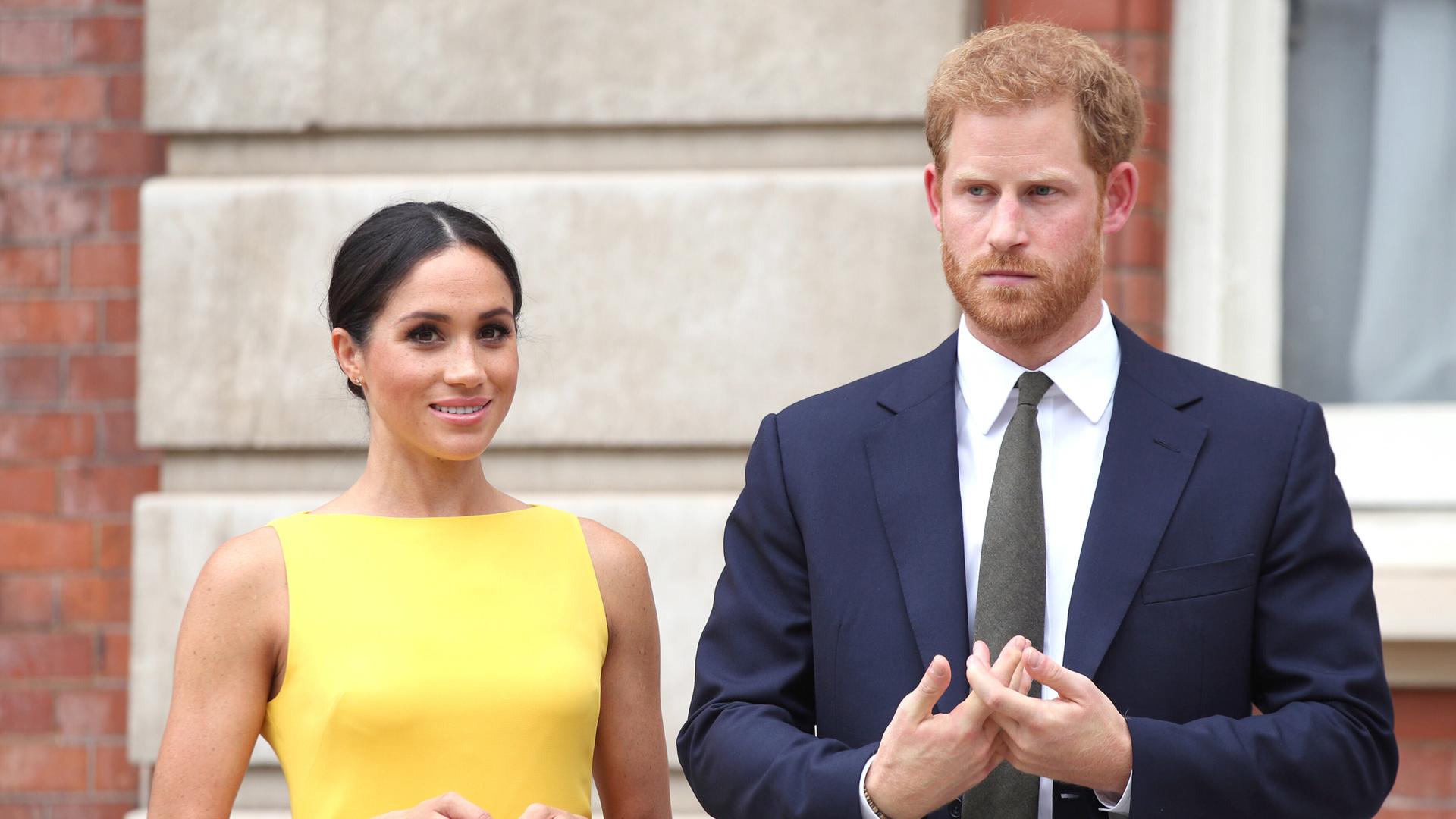 Prinz Harry und Meghan bei einer Preisverleihung. Prinz Harry und Meghan bei einer Preisverleihung.