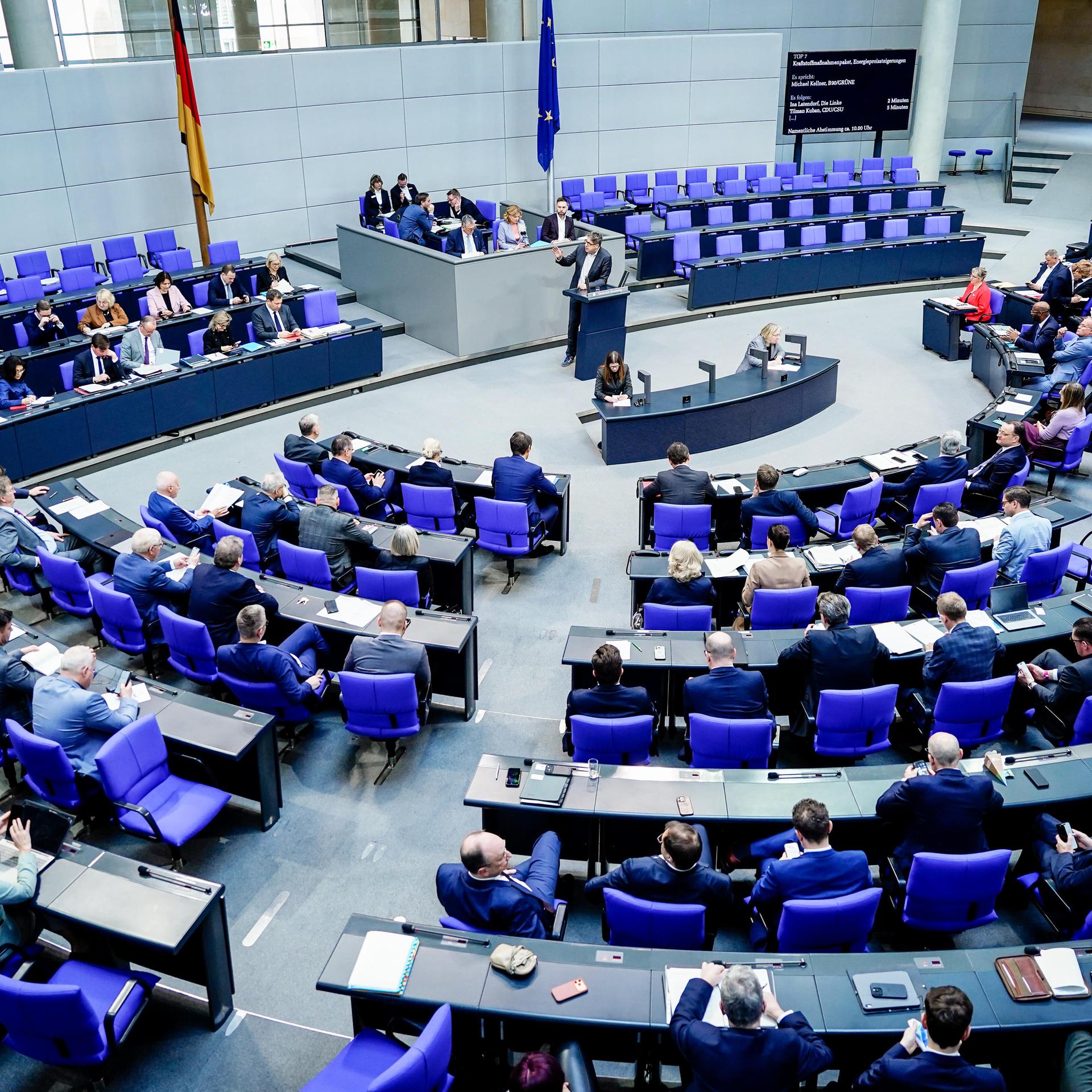 Plenarsaal bei der 68. Sitzung des Deutschen Bundestag in Berlin