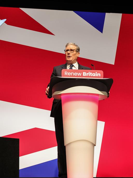 Britischer Premierminister Keir Starmer spricht während der Jahreskonferenz der Labour Party 2025 in Liverpool (Vereinigtes Königreich, 28.09.2025)