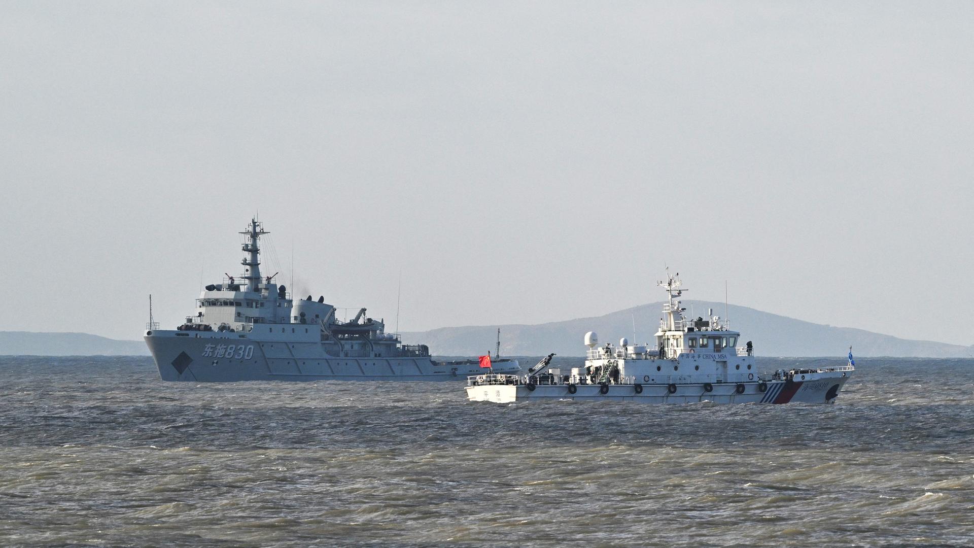 Patrouillierende chinesische Schiffe vor der Insel Pingtan.