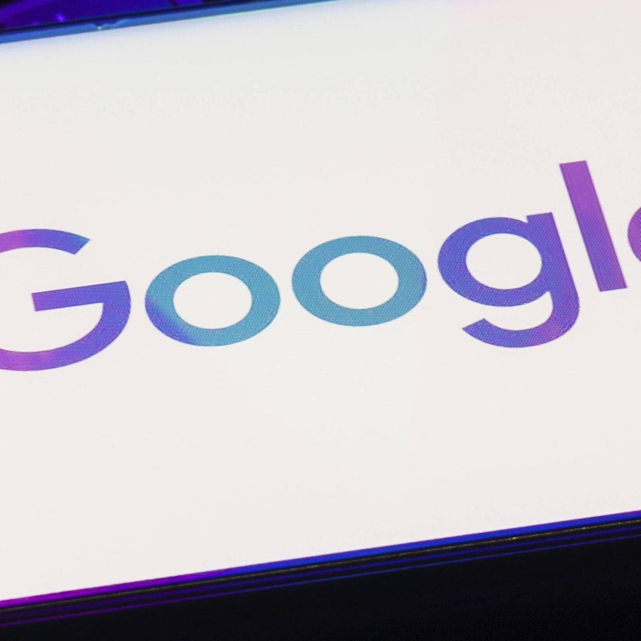 In dieser Fotoillustration wird das Google AI Logo auf einem Smartphone Bildschirm angezeigt