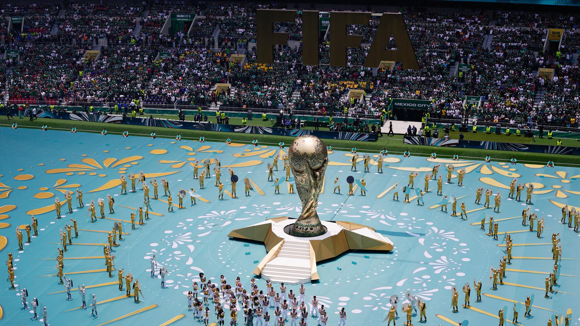Shakira and Burna Boy performen bei der Eröffnung der Fußball-WM 2026 in Mexiko City. Shakira and Burna Boy performen bei der Eröffnung der Fußball-WM 2026 in Mexiko City.