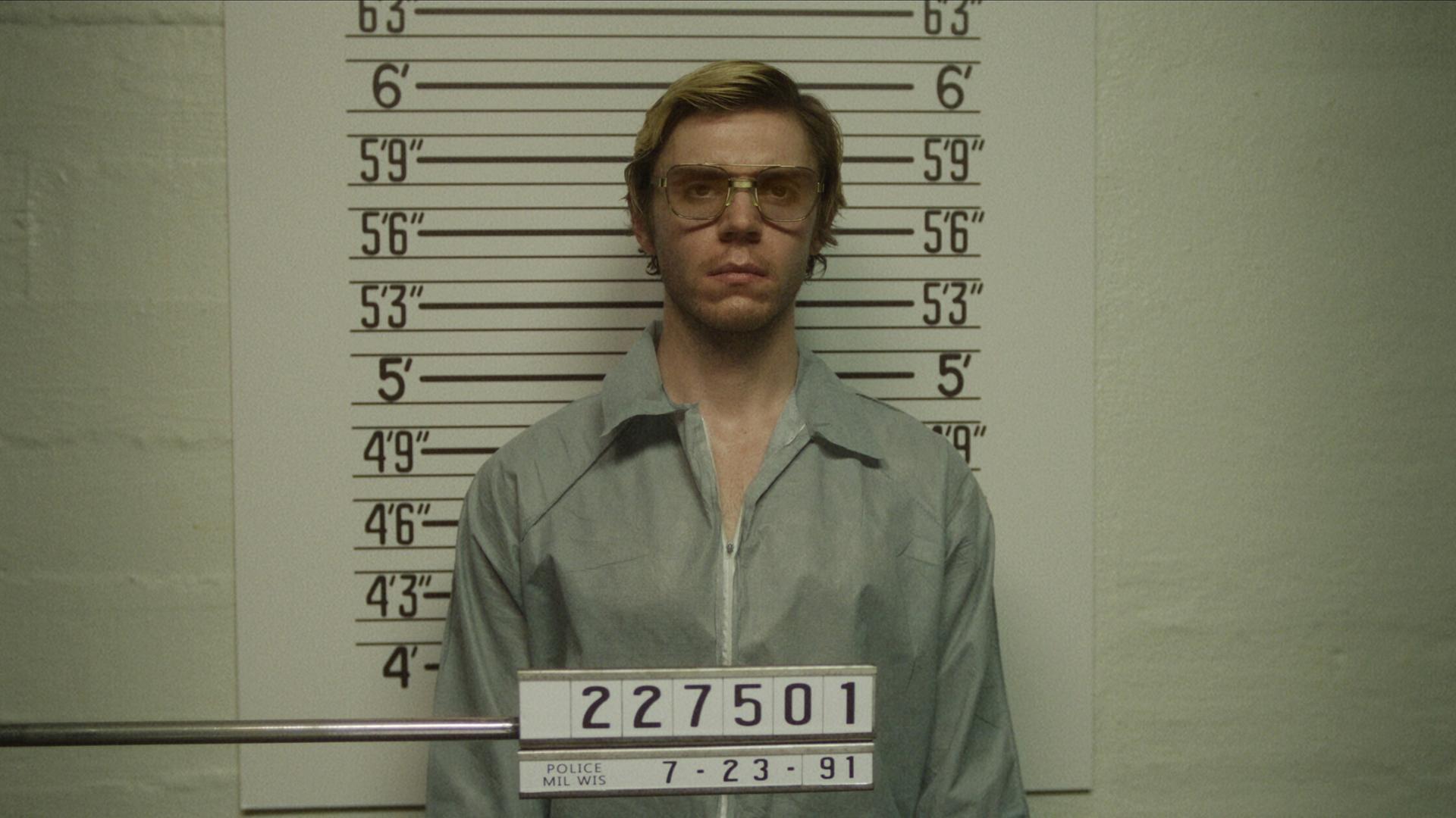 Evan Peters in der Rolle des Jeffrey Dahmer in der Netflix-Serie "Dahmer - Monster: Die Geschichte von Jeffrey Dahmer"