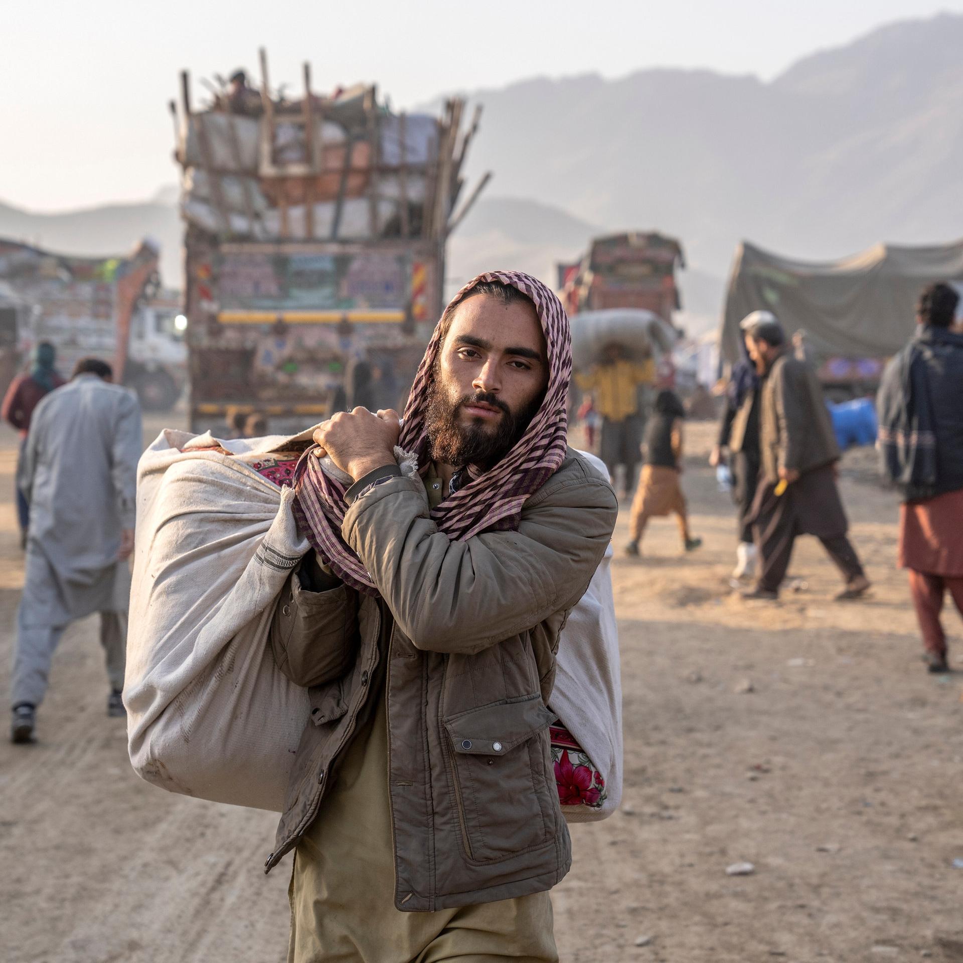 Wartende Afghanen in Pakistan - Sie rechnen mit dem Schlimmsten