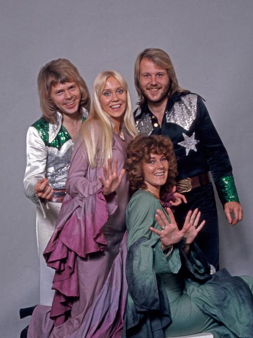 Studioaufnahme der schwedischen Popgruppe ABBA, Deutschland 1970er Jahre Studioaufnahme der schwedischen Popgruppe ABBA, Deutschland 1970er Jahre