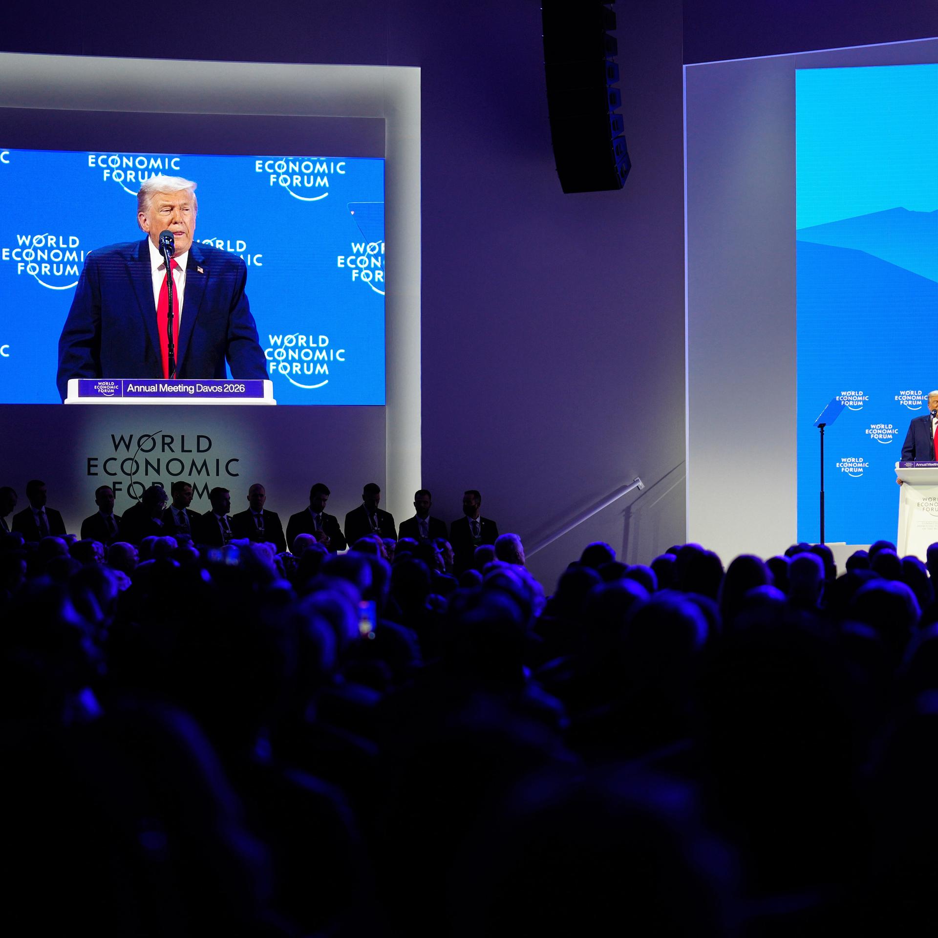 Trump am Rednerpult in Davos
