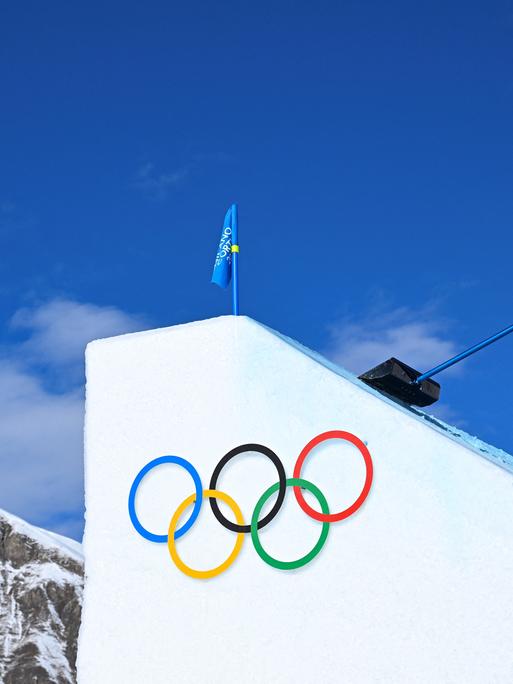 Vorbereitungen für das Freestyle Skiing bei den Olympischen Winterspielen 2026