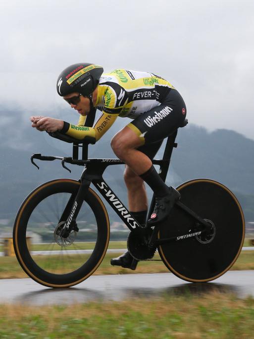 Christoph Strasser auf dem Rennrad.