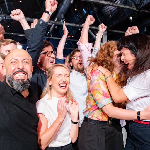 Wahlparty von der Linken Berlin mit Ferat Kocak, Ines Schwerdtner, Kerstin Wolter und Elif Eralp