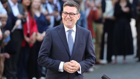 Der neue britische Premierminister: Andy Burnham bei seiner Ankunft in der Downing Street in London