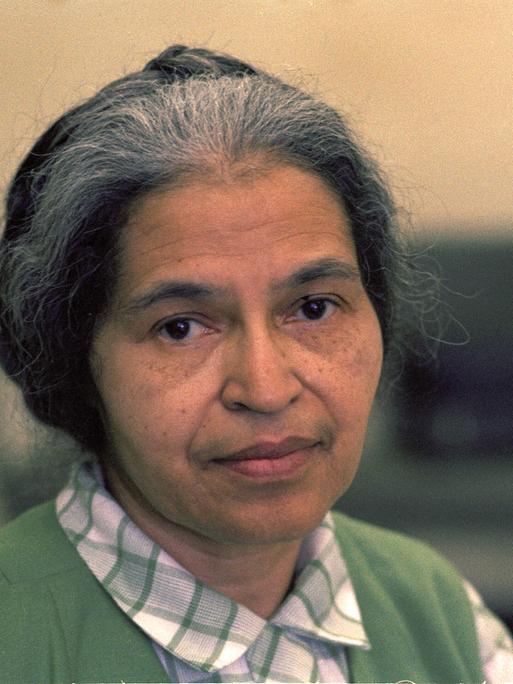 Die amerikanische Bürgerrechtlerin Rosa Parks in Detroit im Mai 1971 Die amerikanische Bürgerrechtlerin Rosa Parks in Detroit im Mai 1971