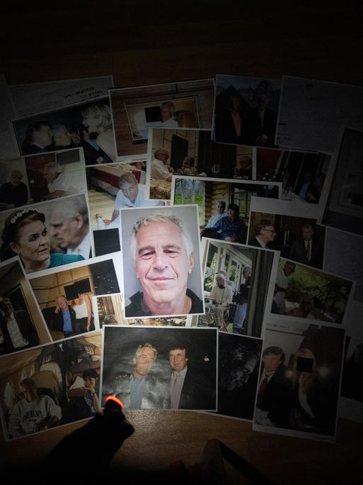 Fotos aus den Epstein Files, die das US Department of Justice veröffentlicht hat.