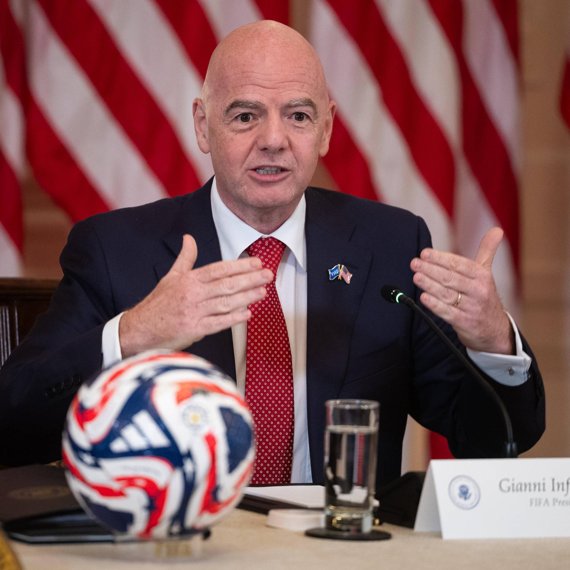 Gianni Infantino, Präsident der Fifa Anfang Mai 2025 im Weißen haus in Washington.