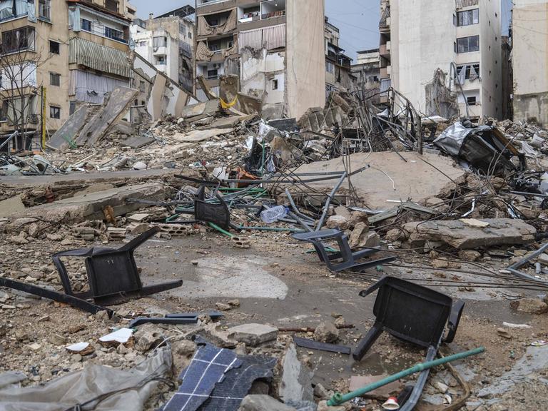 Israelische Angriffe haben Zewrstörungen in der libanesischen Hauptstadt Beirut verursacht Israelische Angriffe haben Zewrstörungen in der libanesischen Hauptstadt Beirut verursacht