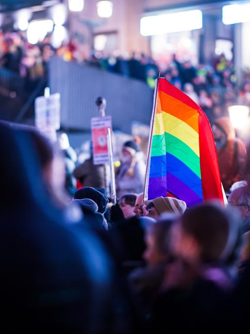 Demonstration gegen Neue Rechte in Minden: Bürgerinnen und Bürger protestieren gegen Rechtsextremismus