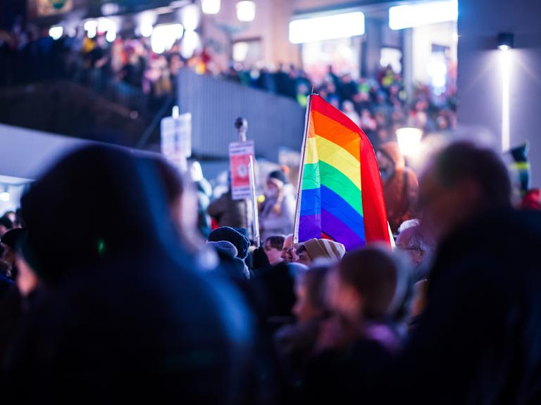 Demonstration gegen Neue Rechte in Minden: Bürgerinnen und Bürger protestieren gegen Rechtsextremismus