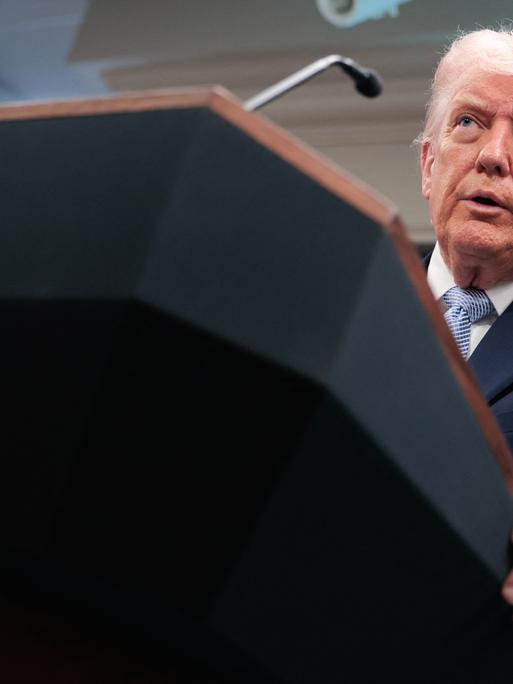 US-Präsident Donals trump spricht über den Irankrieg bei einem Press-Briefing im Weißen Haus, 6. April 2026. US-Präsident Donals trump spricht über den Irankrieg bei einem Press-Briefing im Weißen Haus, 6. April 2026.