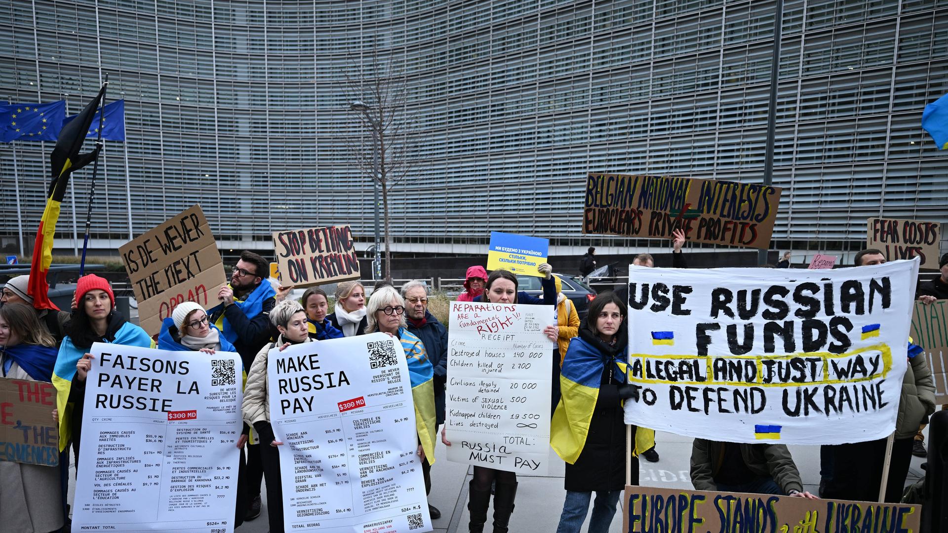 Proteste gegen das Einfrieren von russischen Milliardenvermögen in der belgischen Hauptstadt Brüssel Proteste gegen das Einfrieren von russischen Milliardenvermögen in der belgischen Hauptstadt Brüssel