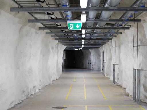 Gang in einem Schutzbunker in Helsinki, Finnland (07.04.2026)