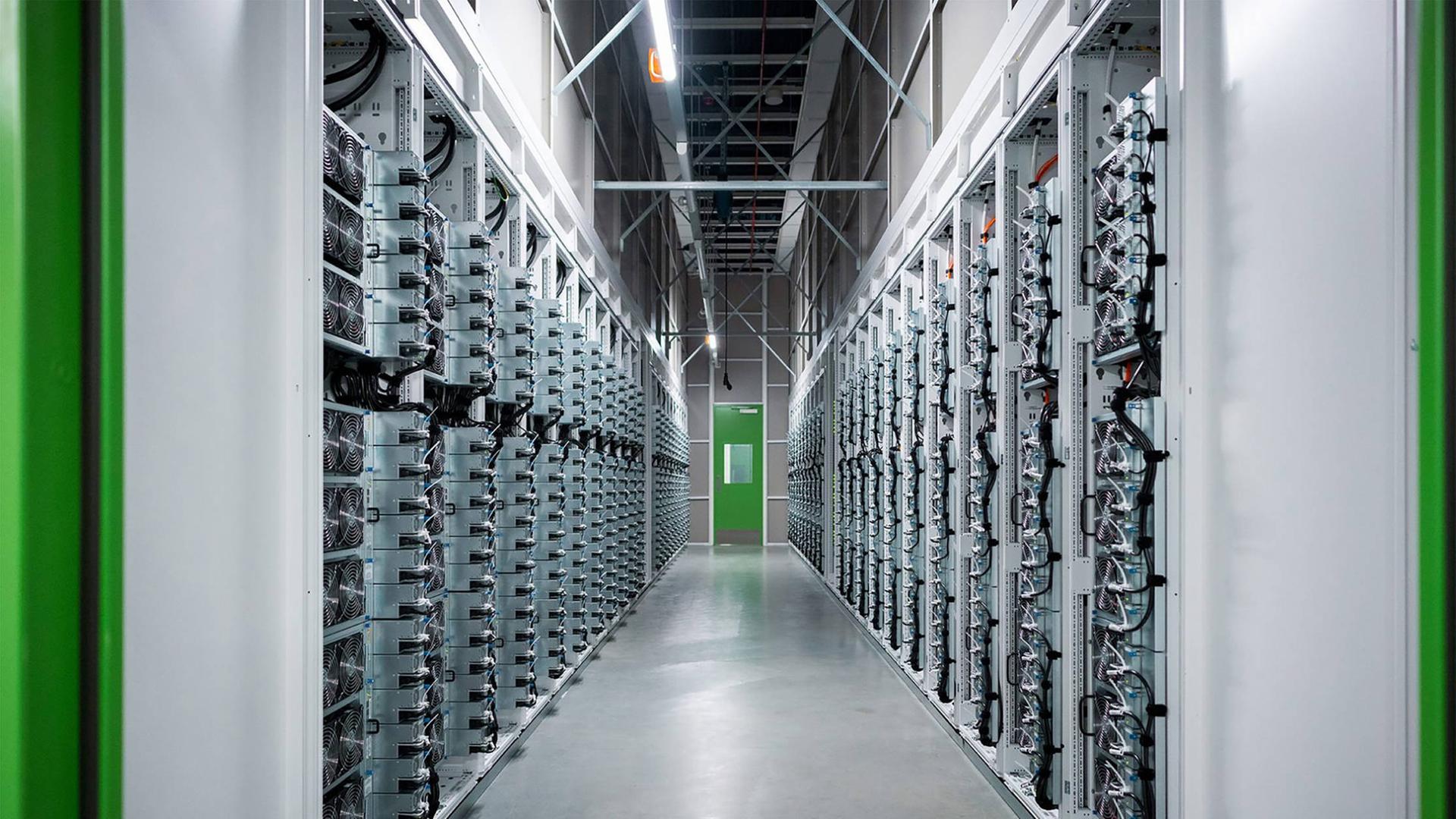 Server racks in einem Data-Center von Microsoft in Wisconsin, USA Server racks in einem Data-Center von Microsoft in Wisconsin, USA