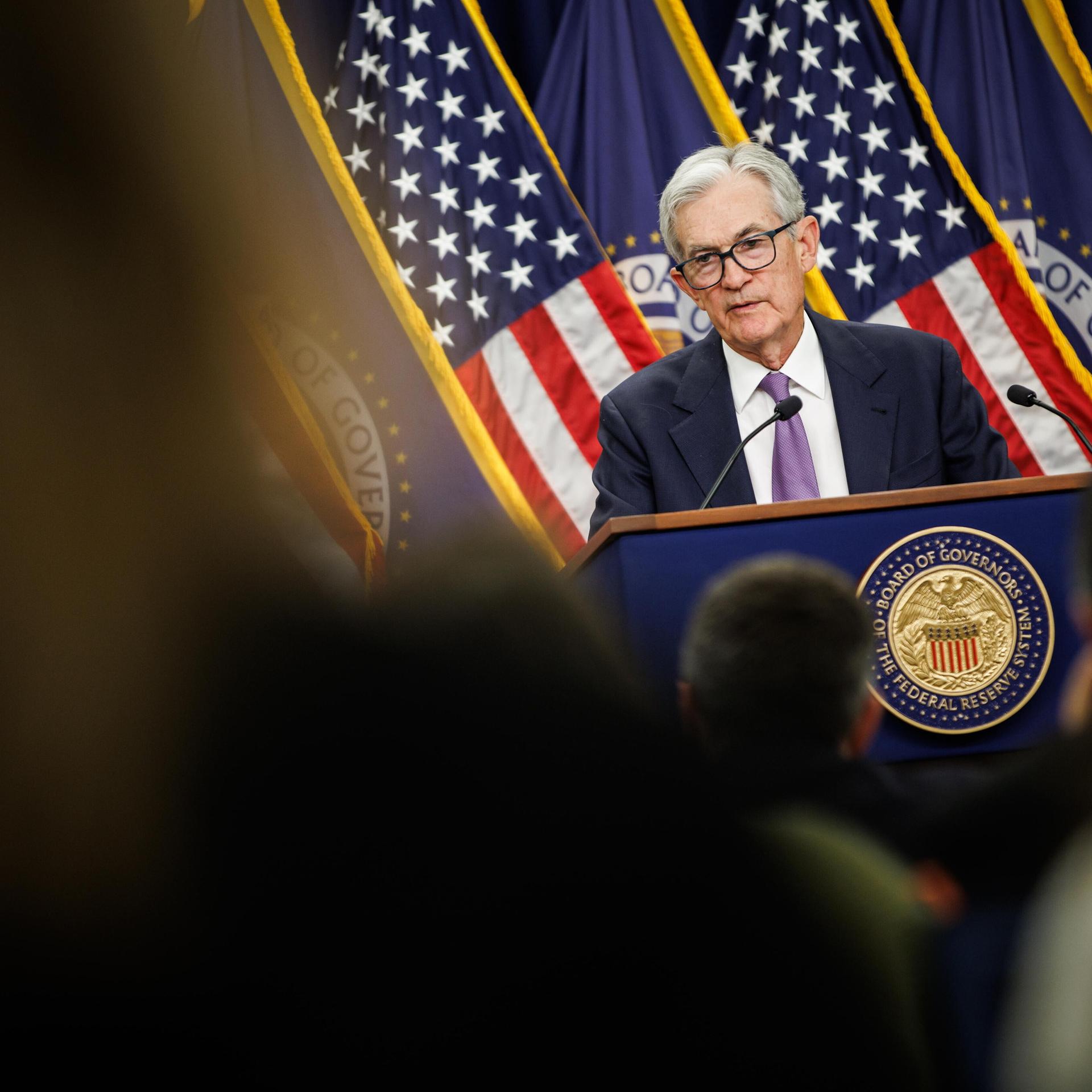 Finanzen - Internationale Notenbanker stellen sich hinter Fed-Chef Powell