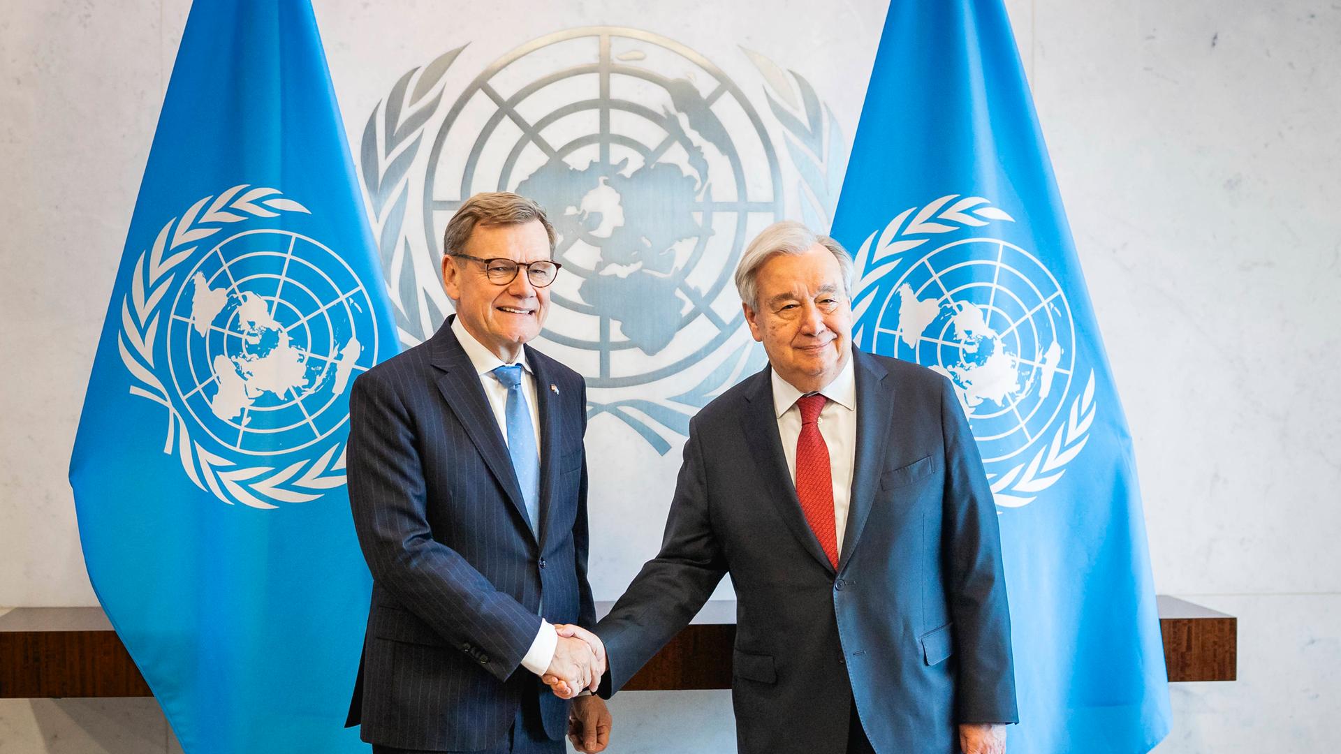 Johann Wadephul (CDU), Bundesaußenminister, und Antonio Guterres, Generalsekretär der Vereinten Nationen, aufgenommen im Rahmen eines Treffens in New York City.
