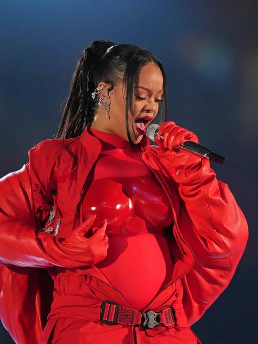 Sängerin Rihanna tritt beim Super Bowl 2023 auf