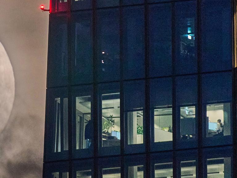 Mond über Frankfurt am Main