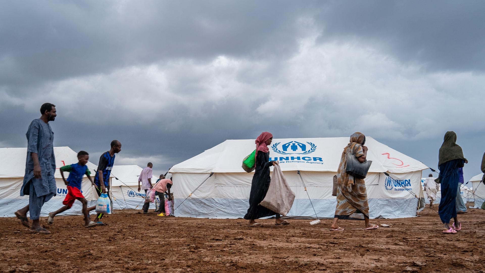 Ein Flüchtlingscamp des UNHCR mit Geflüchteten aus dem Sudan Ein Flüchtlingscamp des UNHCR mit Geflüchteten aus dem Sudan