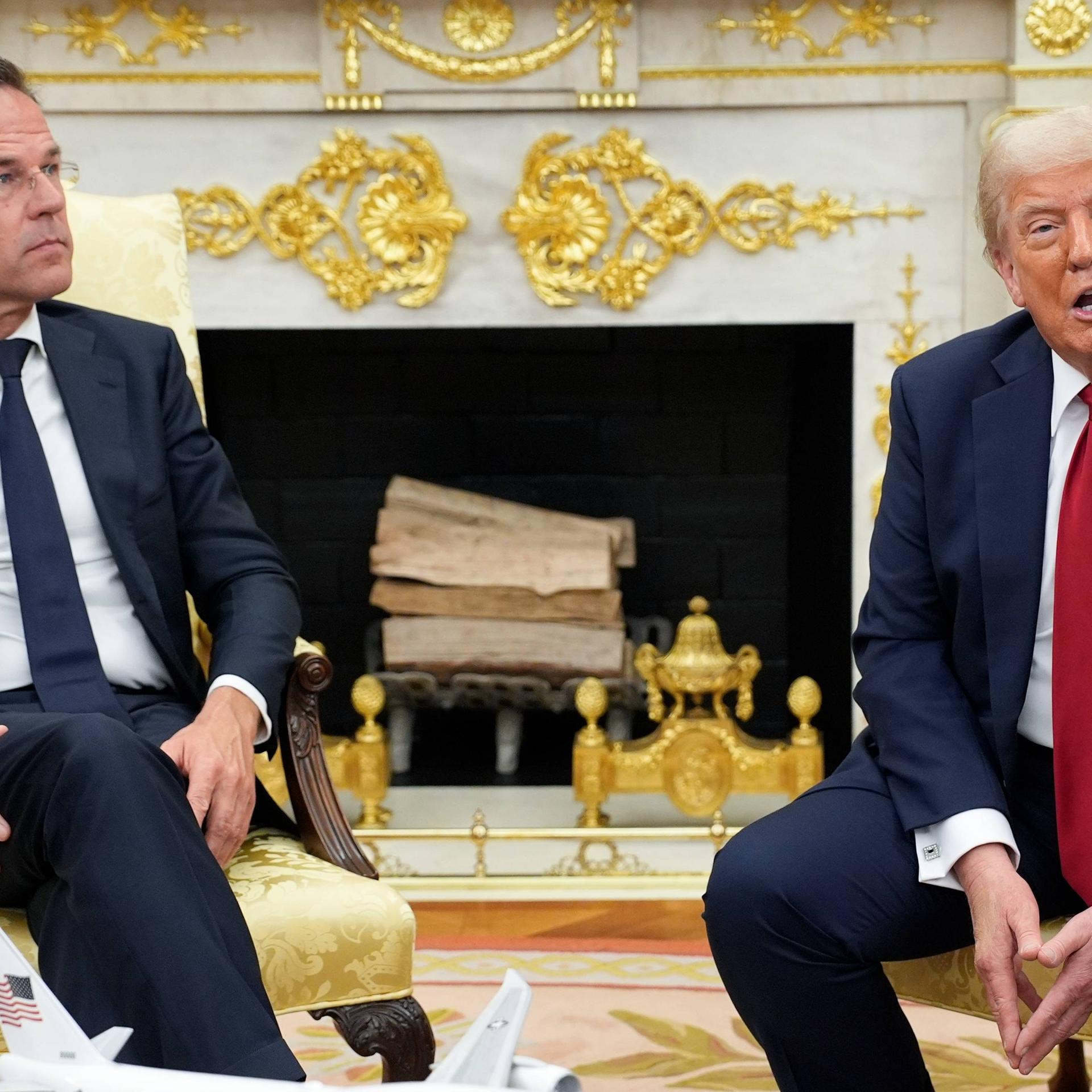 14.07.2025: US-Präsident Donald Trump trifft sich mit NATO-Generalsekretär Mark Rutte im Oval Office des Weißen Hauses