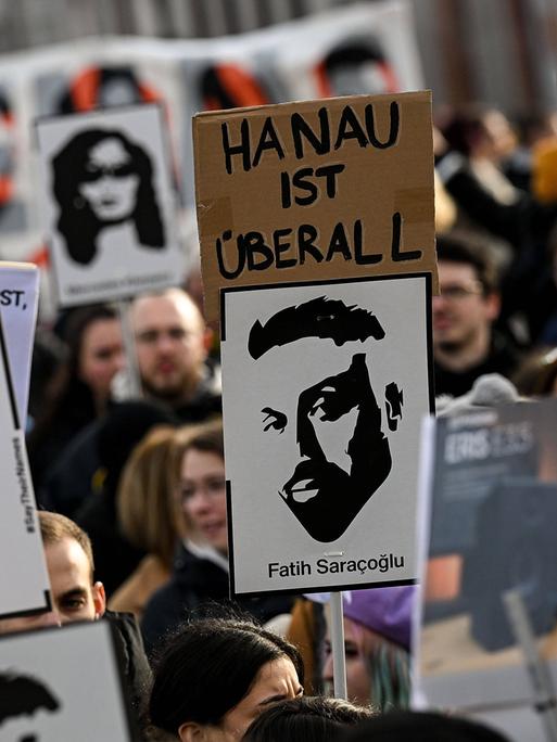 Demo in Hanau im Jahr 2023 - drei Jahre nach dem Attentat Demo in Hanau im Jahr 2023 - drei Jahre nach dem Attentat