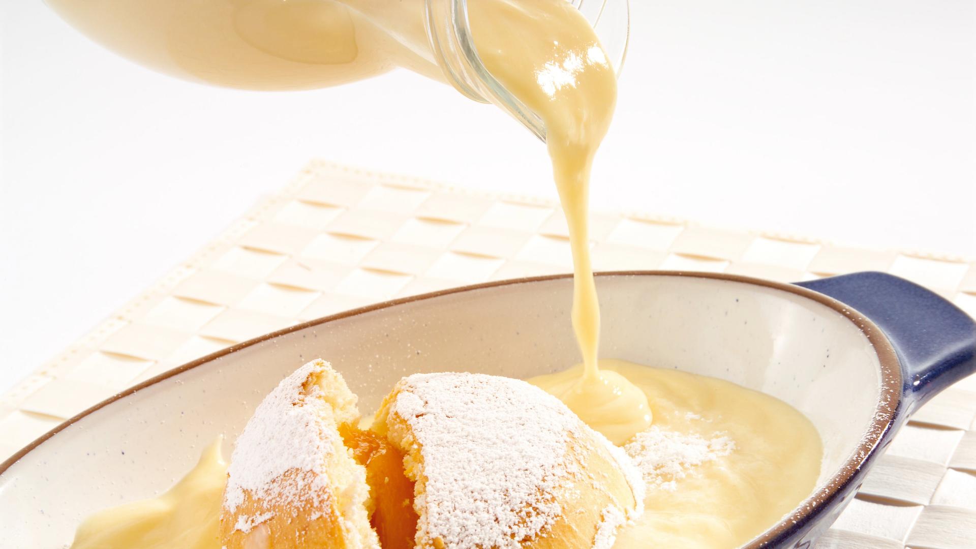 Dampfnudel mit Vanillesoße