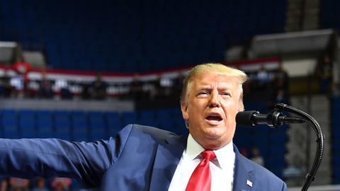 US-Präsident Donald Trump vor leeren Rängen auf einer Wahlkampfveranstaltung in Tulsa, Oklahoma.
