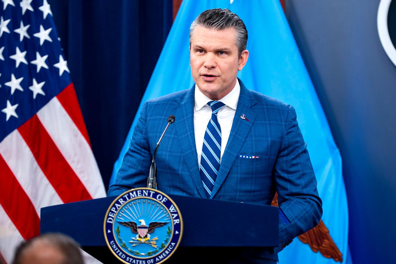 US-Verteidigungsminister Pete Hegseth spricht auf einer Pressekonferenz im Pentagon (Arlington, USA, 8.04.2026)