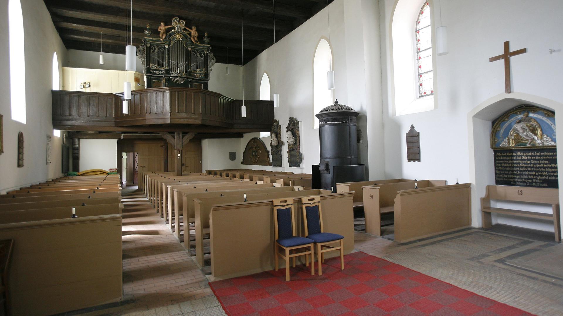 Eine Archivaufnahme der Dorfkirche Ringenwalde in der Uckermark zeigt den Innenraum des Gotteshauses