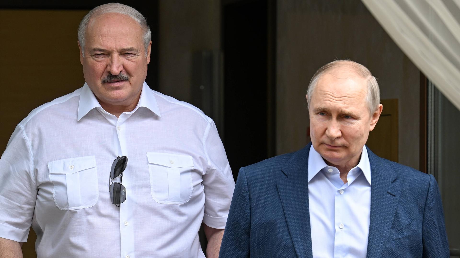 Belarus' Präsident Lukaschenko mit Russlands Präsident Putin am 9. Juni 2023