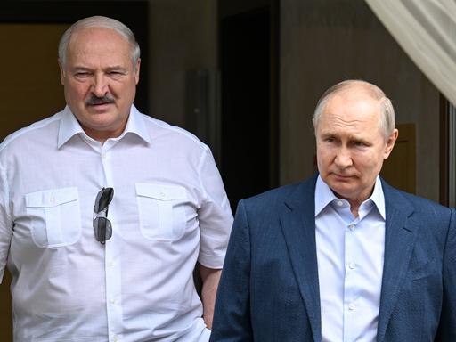 Belarus' Präsident Lukaschenko mit Russlands Präsident Putin am 9. Juni 2023