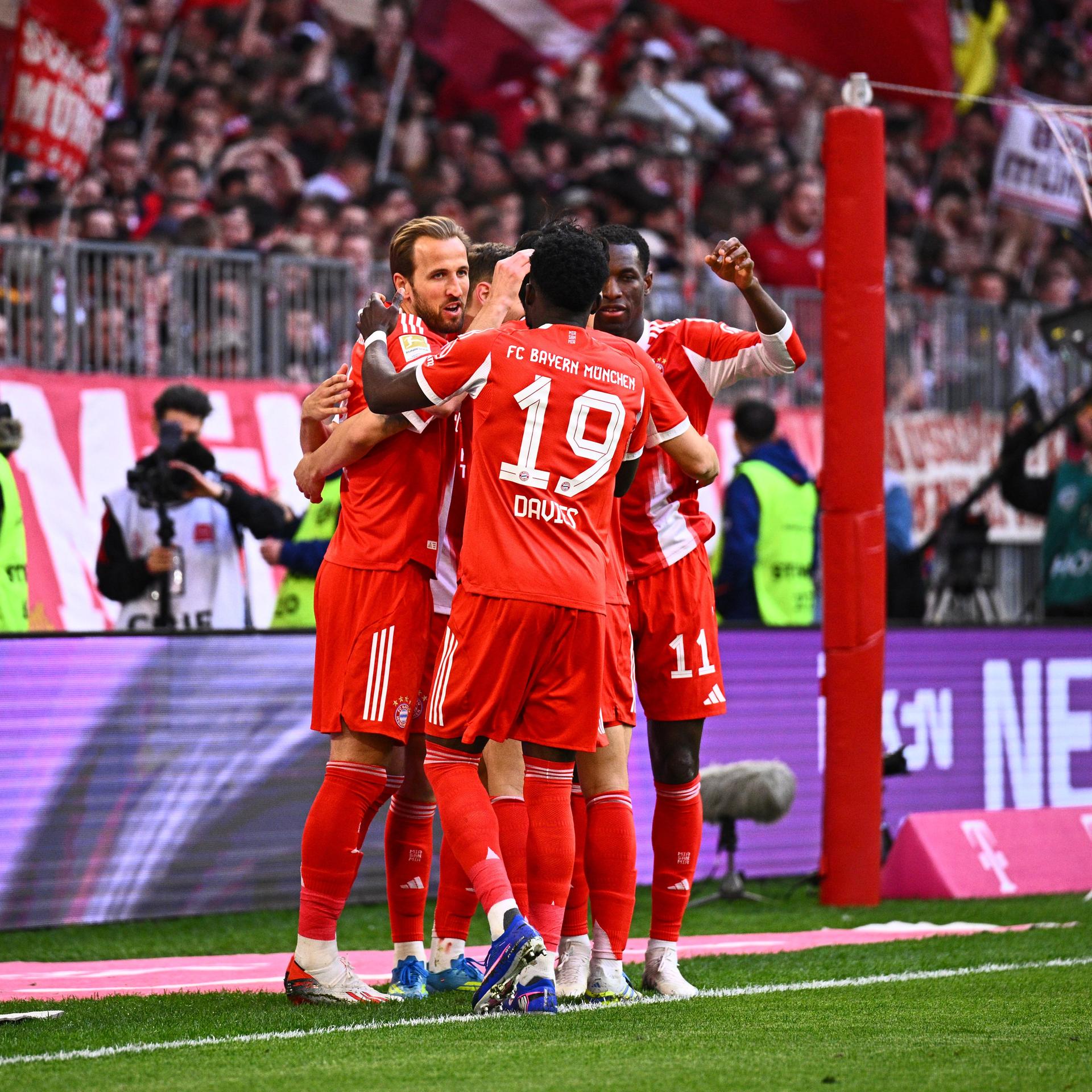 Bundesliga - FC Bayern München zum 35. Mal deutscher Fußballmeister