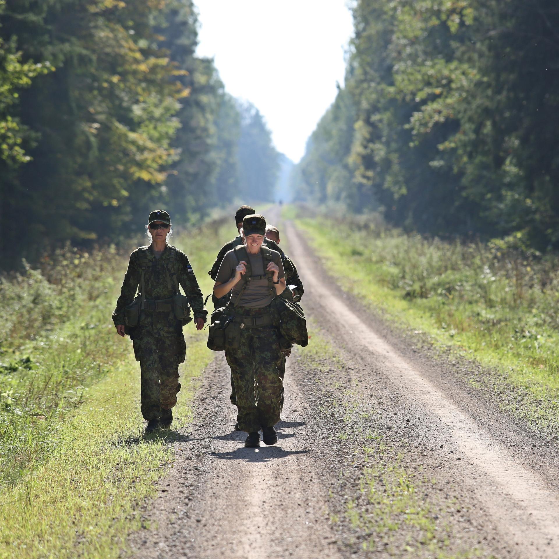 Im Grenzland - Frauen in Estland bereiten sich auf den Ernstfall vor
