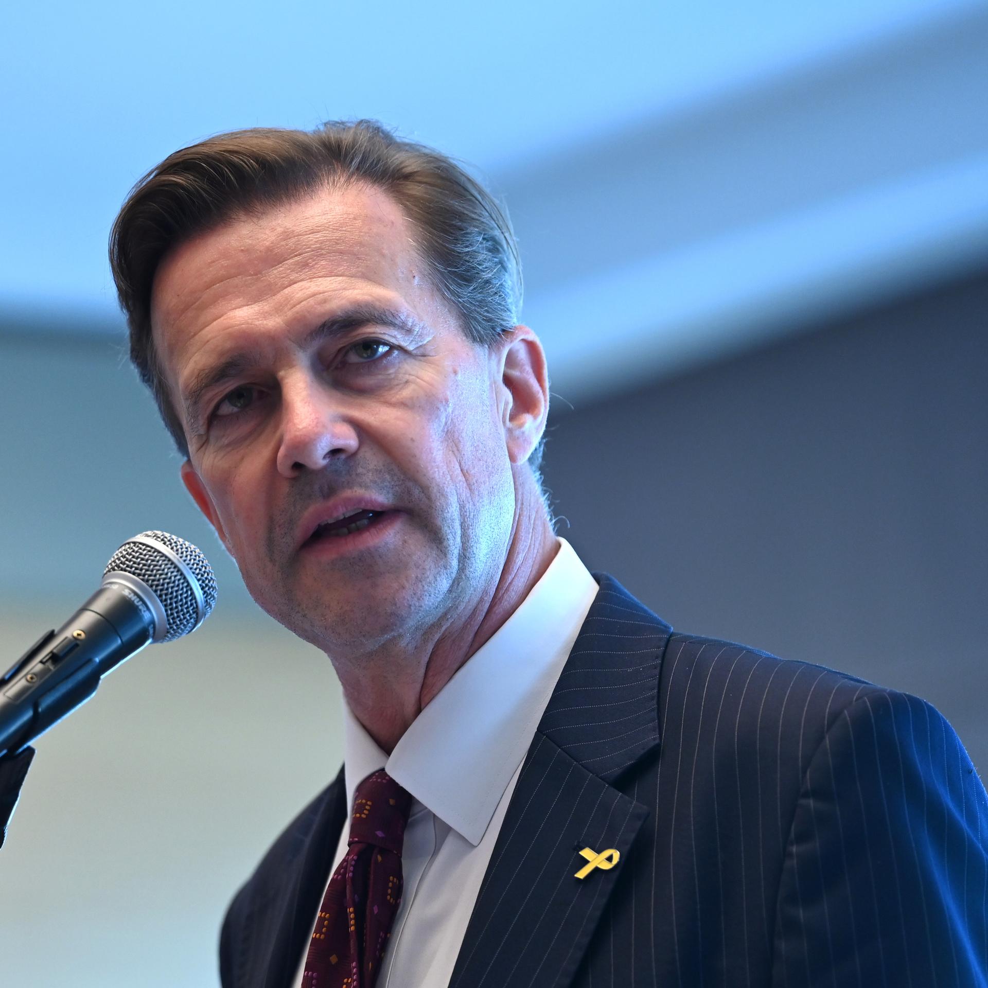 Steffen Seibert, ehemaliger Botschafter Deutschlands in Israel spricht auf einer Konferenz im Hilton Hotel in Tel Aviv.