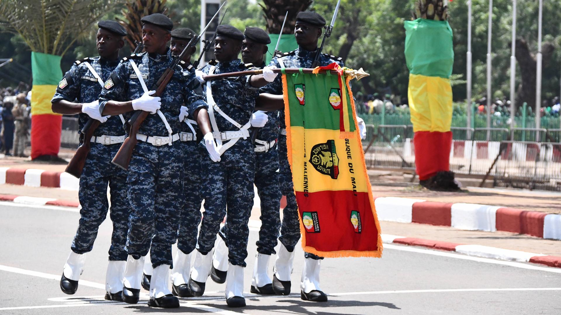 Die malische Armee nimmt am 22. September 2025 in der Hauptstadt Bamako an einer großen Parade anlässlich des 65. Jahrestags der Unabhängigkeit Malis teil. 