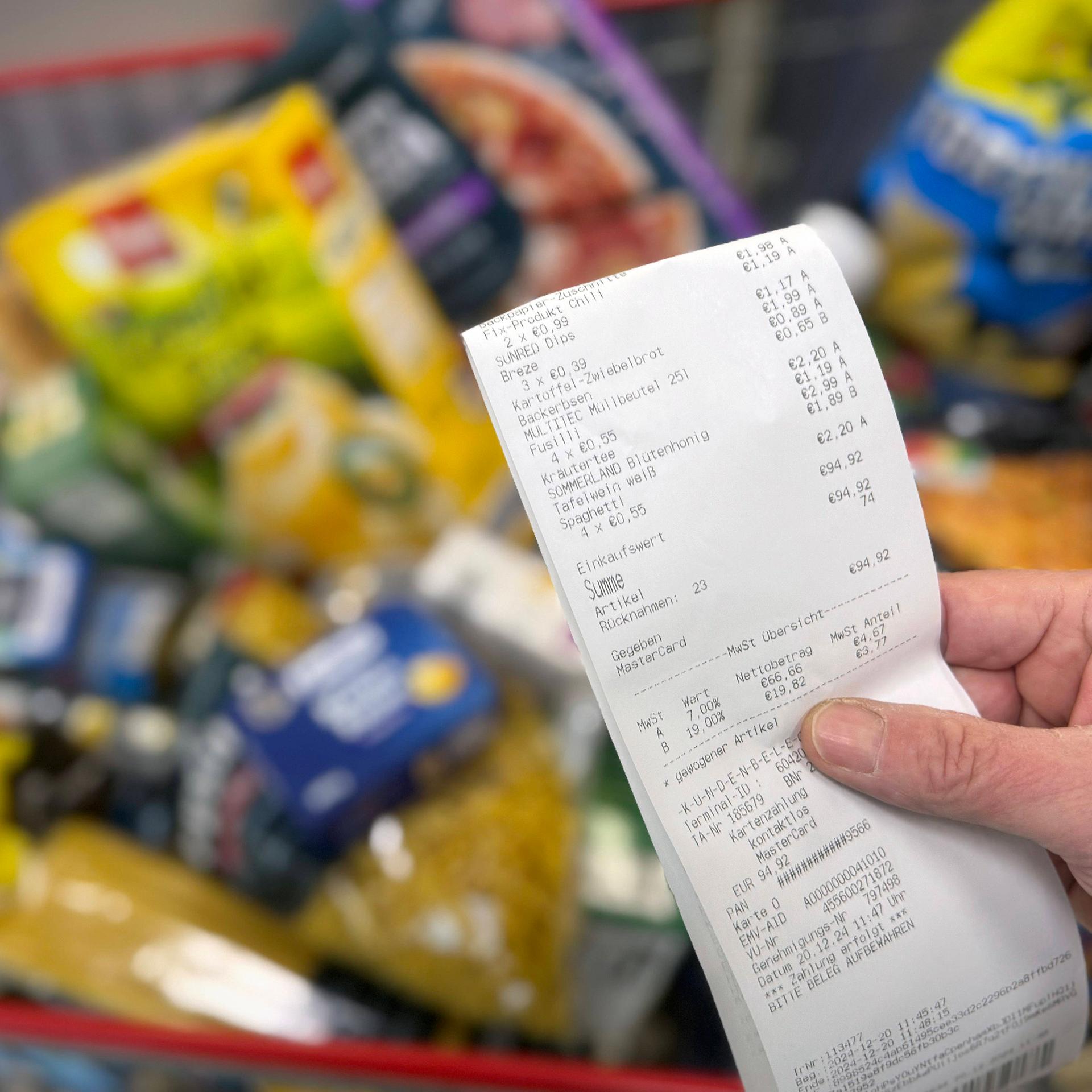 Ifo-Institut - Mehr Unternehmen wollen Preise wegen Iran-Krieg erhöhen