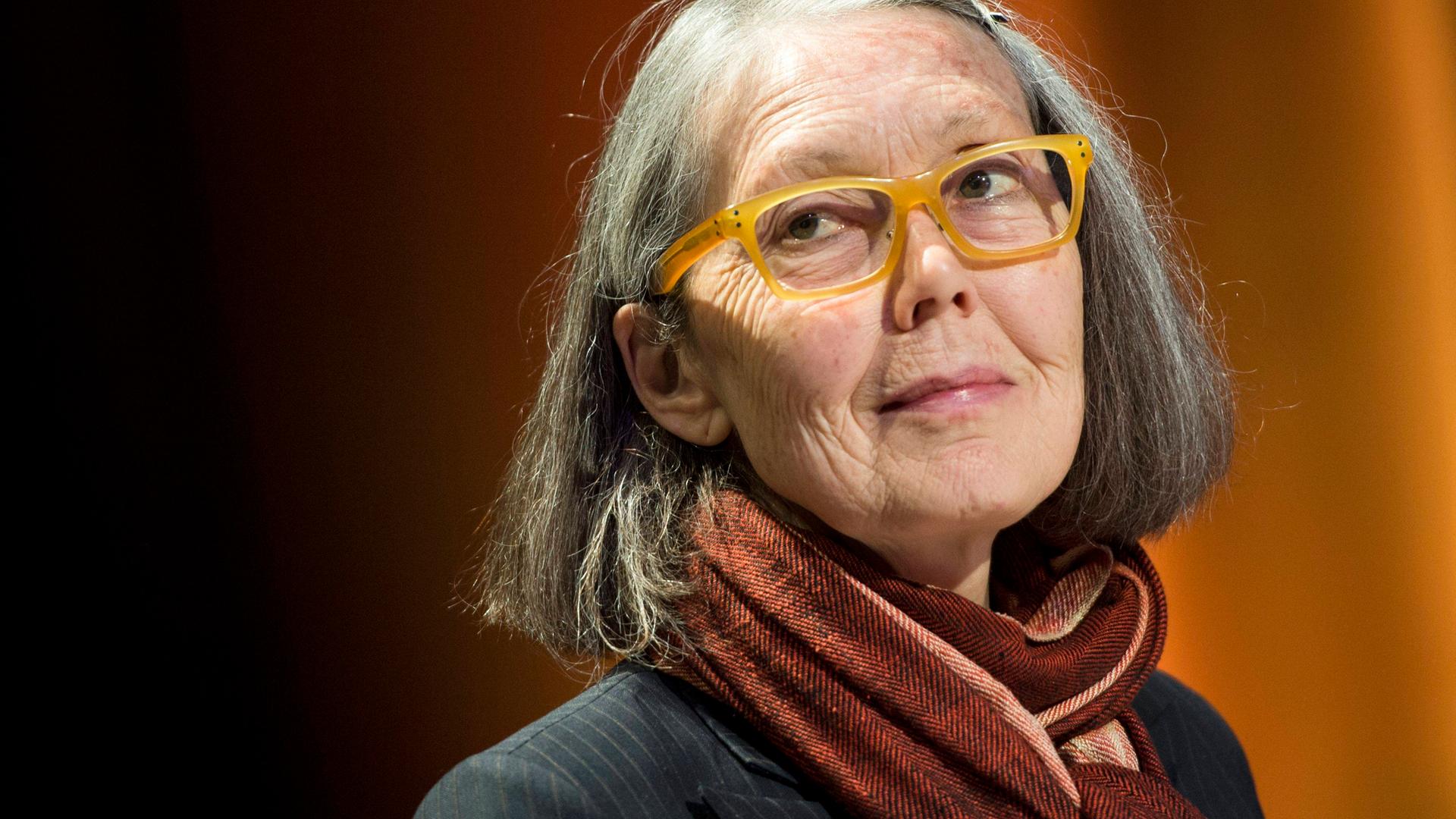 Die Schriftstellerin Anne Carson im Porträt.