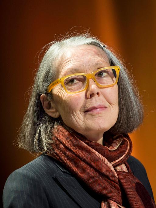 Die Schriftstellerin Anne Carson im Porträt.