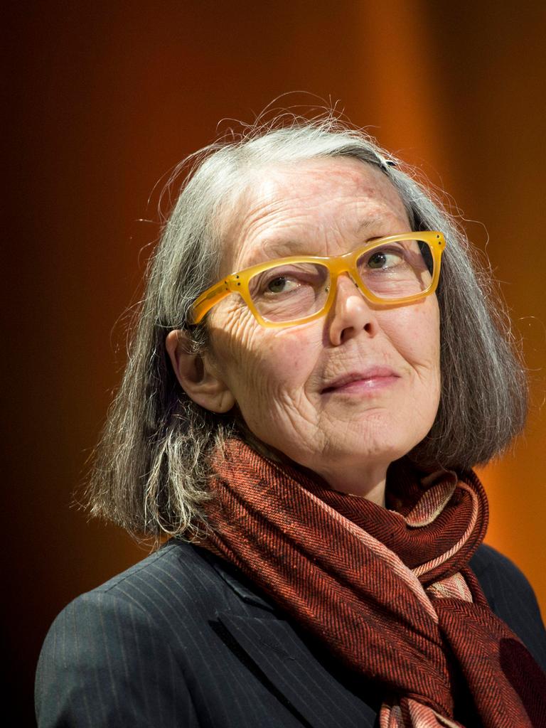 Die Schriftstellerin Anne Carson im Porträt.